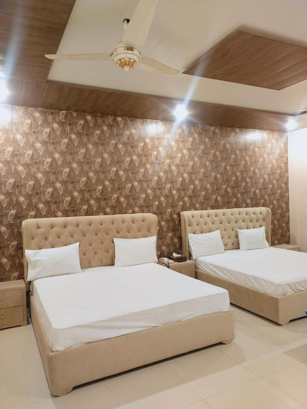 Royal Fort Executive Hotel Gulberg Lahore Quarto foto