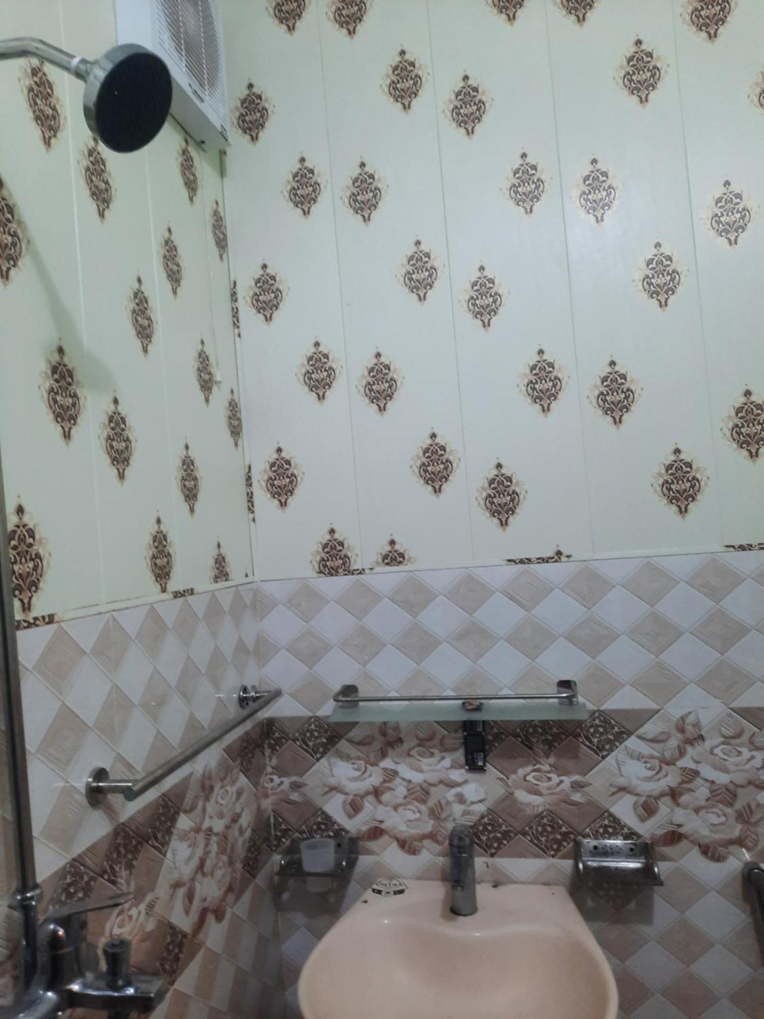 Royal Fort Executive Hotel Gulberg Lahore Quarto foto