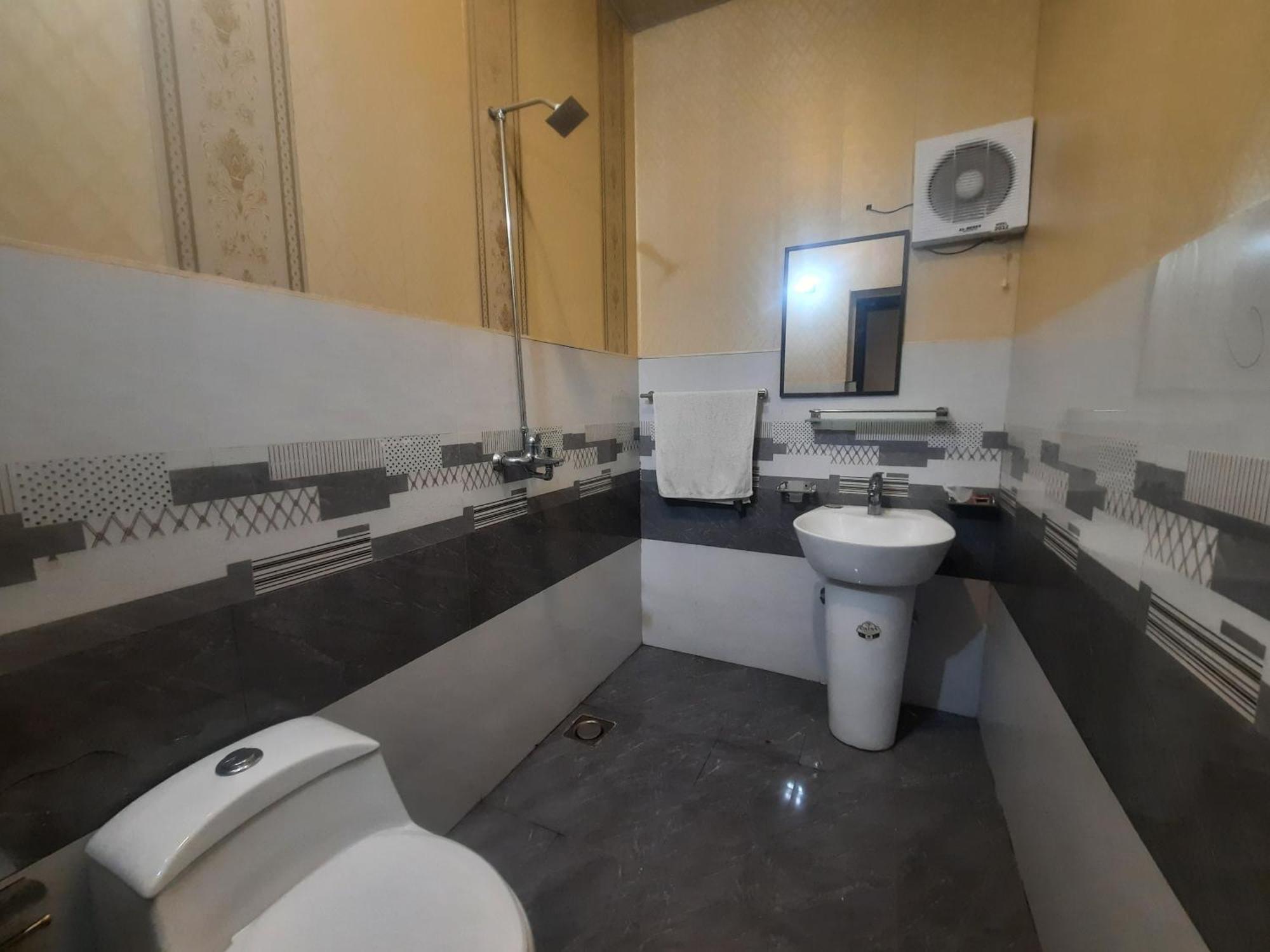 Royal Fort Executive Hotel Gulberg Lahore Quarto foto